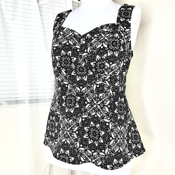 TORRID: Lace Print Sateen Peplum Top - Picture 2 of 9
